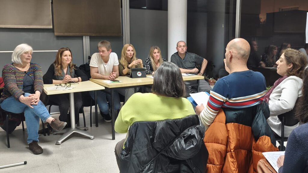 Reunió amb persones afectades